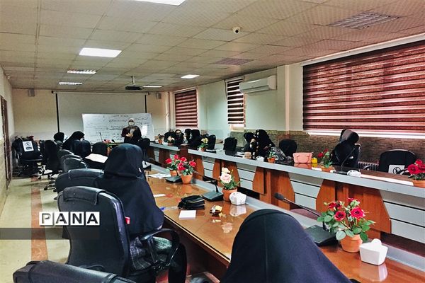 حضور دانش‌آموزان پیشتاز و فعال در جلسه آموزشی خبرنگاری پانا در قرچک