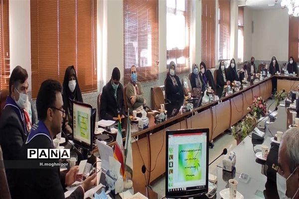 تقدیر از افتخار آفرینان سازمان دانش آموزی شهرستان نجف آباد