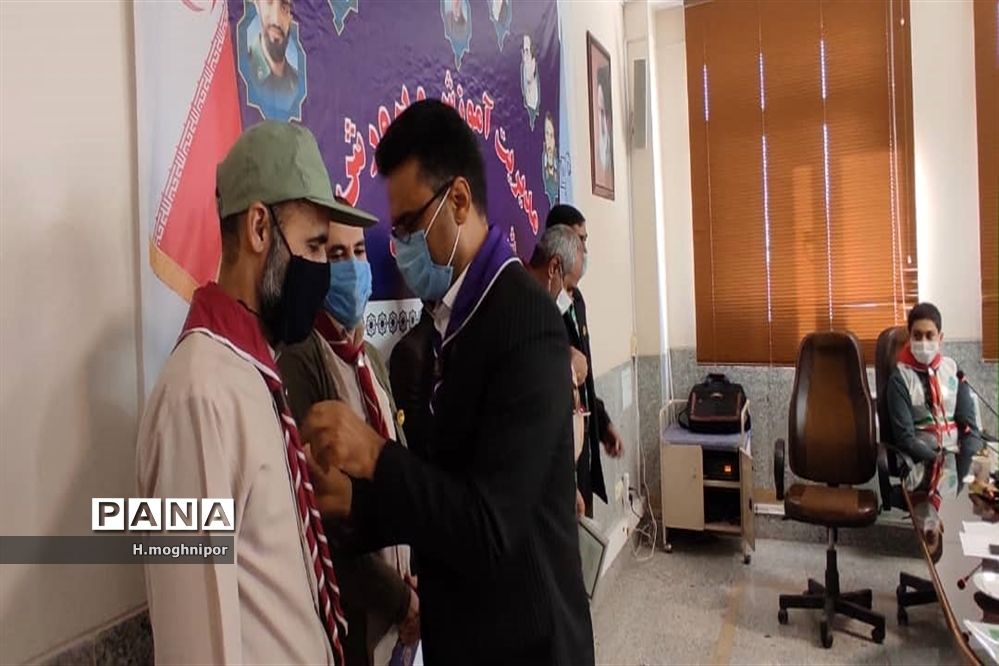 تقدیر از افتخار آفرینان سازمان دانش آموزی شهرستان نجف آباد