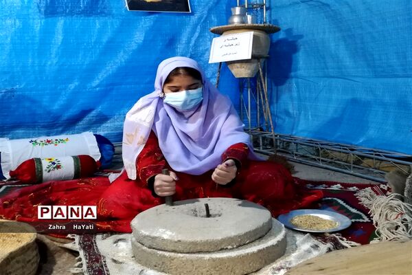 افتتاحیه نمایشگاه فجر در شهرستان امیدیه