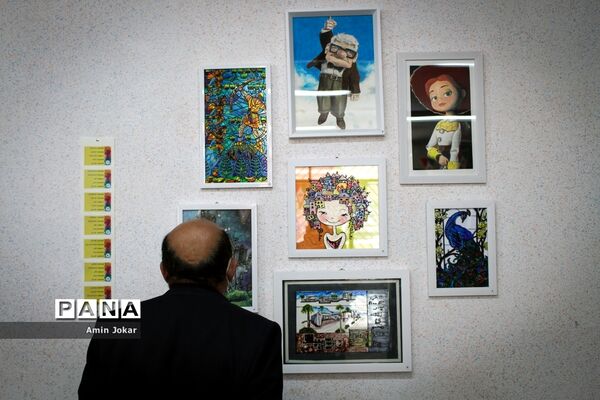 نمایشگاه آثار هنری هنرجویان هنرستان فنی حرفه ای هنر و اندیشه شیراز