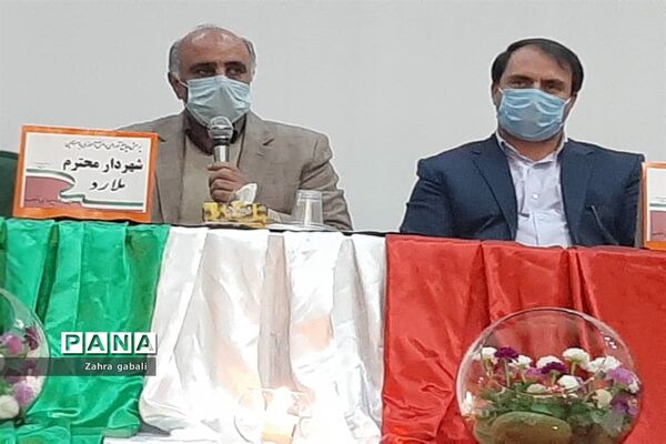 نشست پرسش و پاسخ شورای دانش آموزی از مسئولان ملارد