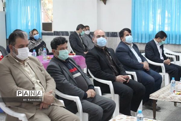 تجلیل از رتبه‌های برتر کنکور سراسری در قائم‌شهر