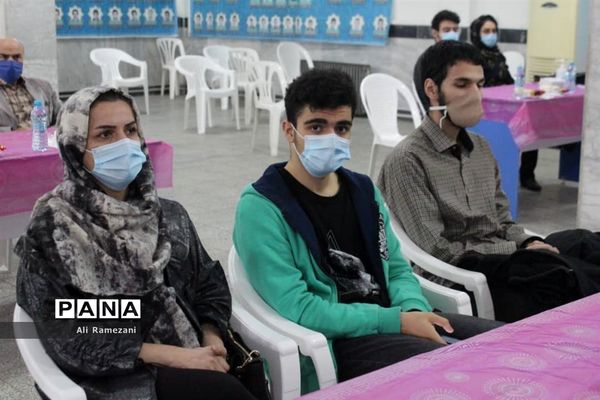 تجلیل از رتبه‌های برتر کنکور سراسری در قائم‌شهر