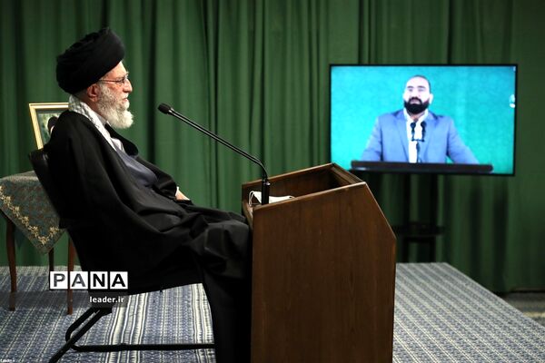 نشست تصویری رهبر انقلاب اسلامی با جمعی از مداحان به‌مناسبت سالروز ولادت حضرت زهرا(س)