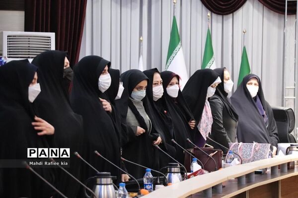 تجلیل از بانوان اداره کل آموزش و پرورش با حضور مدیرکل آذربایجان شرقی