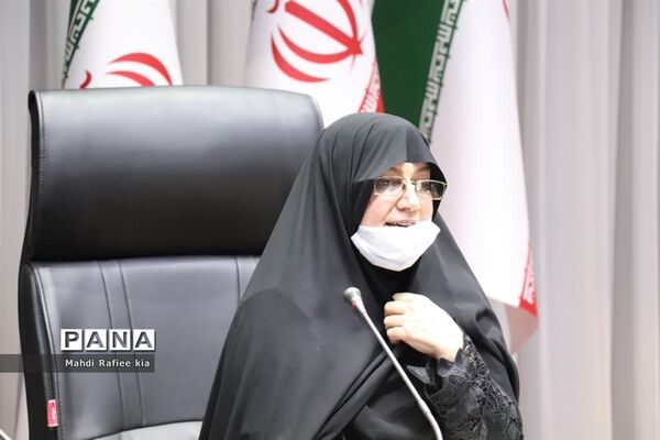 تجلیل از بانوان اداره کل آموزش و پرورش با حضور مدیرکل آذربایجان شرقی
