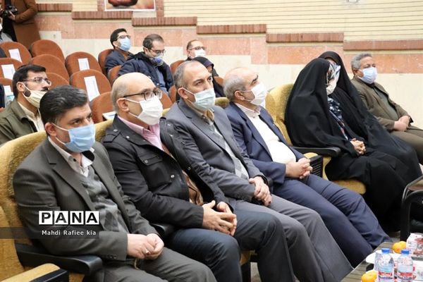 مراسم تجلیل از فرهنگیان فرزند شهید در آموزش و پرورش  ناحیه ۵ تبریز