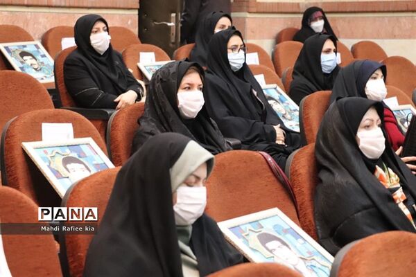مراسم تجلیل از فرهنگیان فرزند شهید در آموزش و پرورش  ناحیه ۵ تبریز