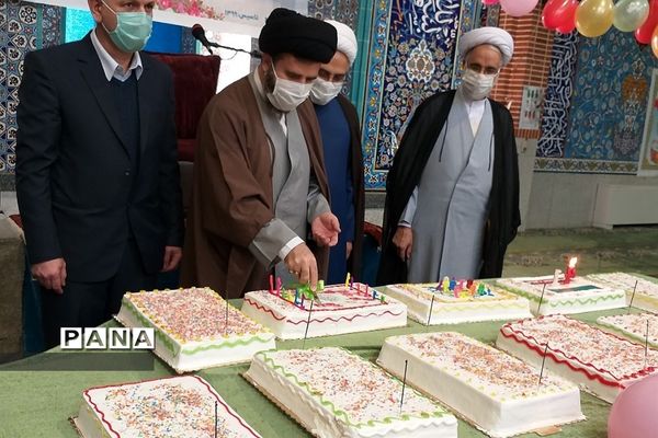 جشن‌تولد ۴۰ کودک‌نیازمند مصادف با میلاد حضرت‌زهرا(س) در پردیس