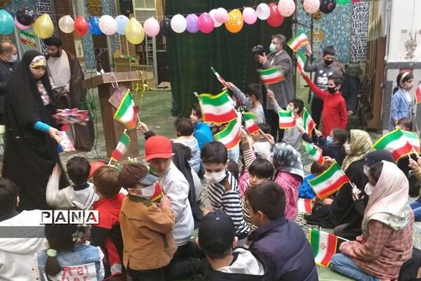 جشن‌تولد ۴۰ کودک‌نیازمند مصادف با میلاد حضرت‌زهرا(س) در پردیس