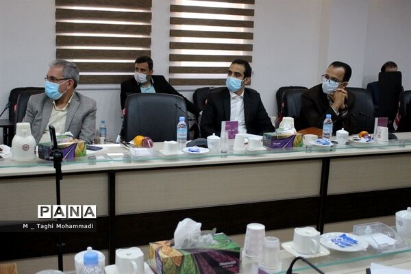 نشست مدیران و روسای آموزش و پرورش  شهرستان‌ها و مناطق استان بوشهر با معاون وزیر