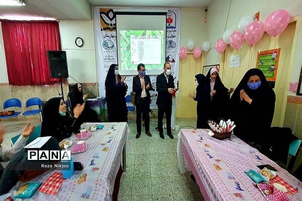 تجلیل از بانوان شاغل اداره آموزش و پرورش ناحیه یک بهارستان به مناسبت روز زن
