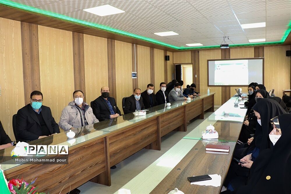 تجلیل از مربیان و فعالان سازمان دانش آموزی آذربایجان شرقی