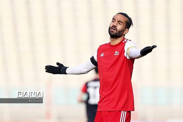 دیدار تیم های تراکتور سازی تبریز و پرسپولیس تهران