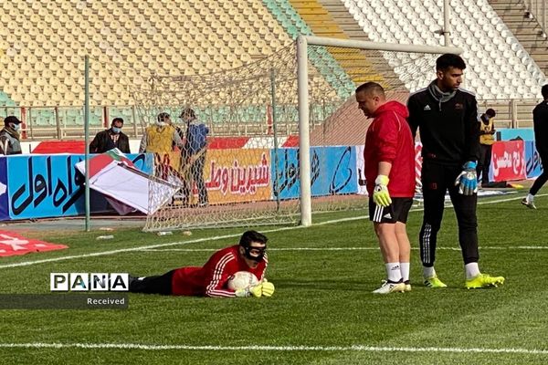 دیدار تیم های تراکتور سازی تبریز و پرسپولیس تهران