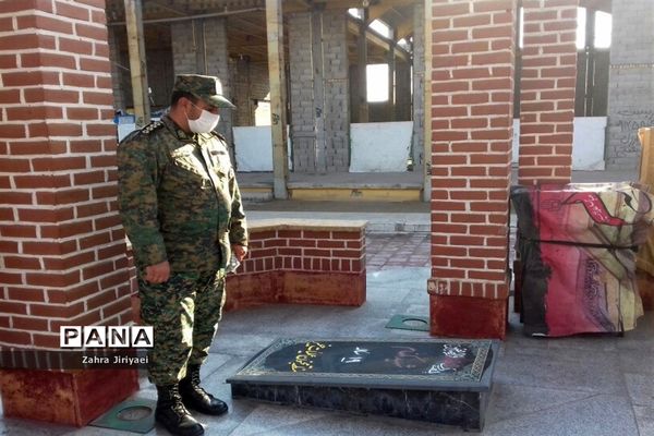 مراسم غبار‌روبی آرامگاه شهدا خاورشهربه مناسبت دهه مبارکه فجر