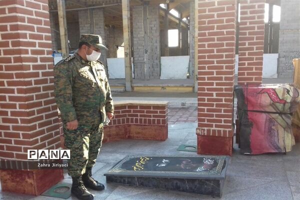 مراسم غبار‌روبی آرامگاه شهدا خاورشهربه مناسبت دهه مبارکه فجر