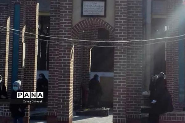 مراسم غبار‌روبی آرامگاه شهدا خاورشهربه مناسبت دهه مبارکه فجر