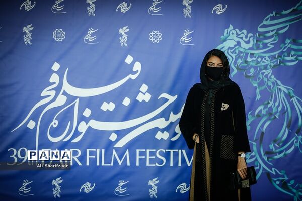 اکران فیلم  "روشن" در سی و نهمین جشنواره فیلم فجر