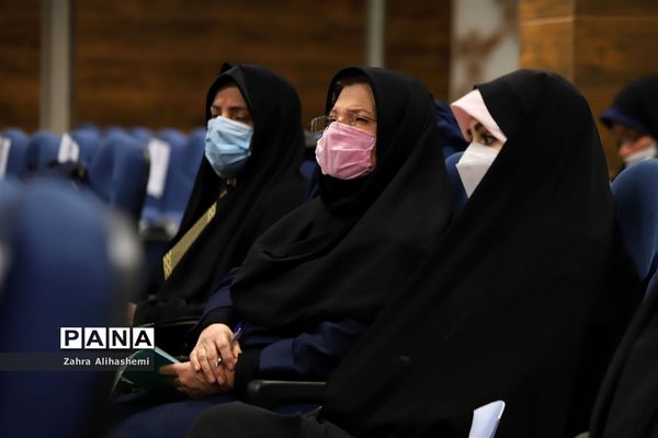 تجلیل از مشاوران امور بانوان مناطق شهر تهران