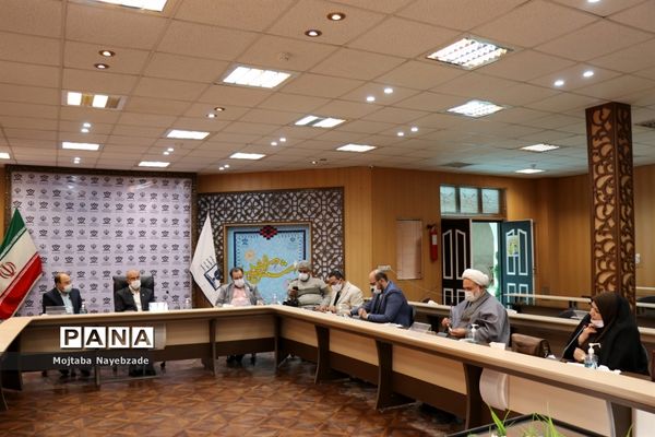 حضور معاون پرورشی و فرهنگی خراسان رضوی  و روسای ادارات داخلی  این حوزه در ناحیه دو مشهد