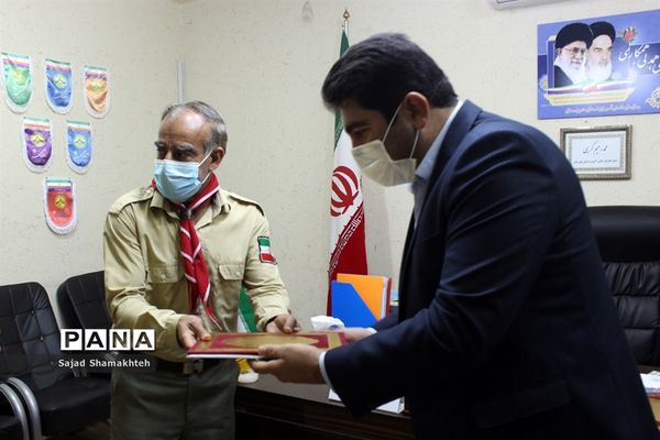 دیدار مسئول و تعدادی از مربیان  سازمان دانش آموزی شاوور با مدیر سازمان دانش آموزی خوزستان