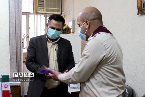 دیدار مسئول و تعدادی از مربیان  سازمان دانش آموزی شاوور با مدیر سازمان دانش آموزی خوزستان