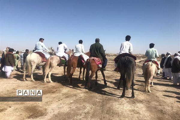 برگزاری مسابقات شترسواری و اسب‌روانی در کوه خواجه