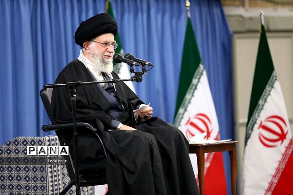 دیدار جمعی از فرماندهان نیروی هوایی و نیروی پدافند هوایی ارتش با رهبر انقلاب