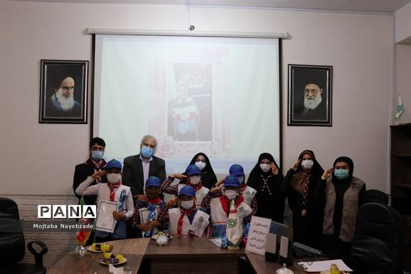 مراسم تجلیل از مربیان پیشتاز سازمان دانش‌آموزی ناحیه 5 مشهد