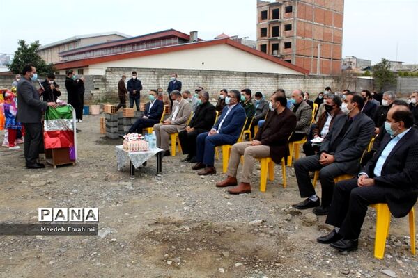 کلنگ‌زنی هنرستان دخترانه کاردانش در محمودآباد