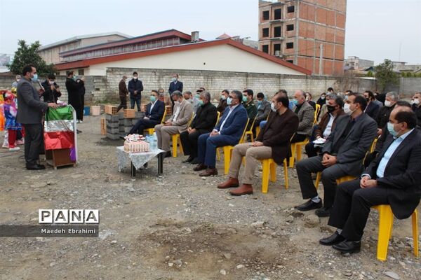 کلنگ‌زنی هنرستان دخترانه کاردانش در محمودآباد
