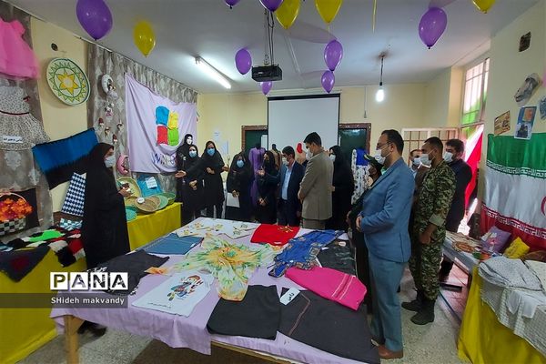 برگزاری نمایشگاه حجاب وعفاف  وهنرهای دستی درهنرستان طوبی شهرستان حمیدیه