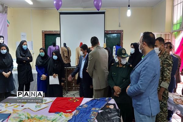 برگزاری نمایشگاه حجاب وعفاف  وهنرهای دستی درهنرستان طوبی شهرستان حمیدیه