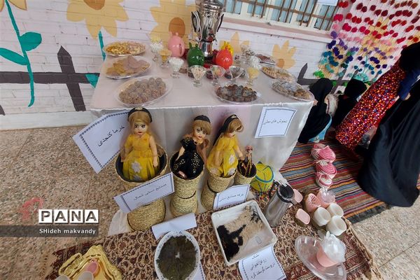 برگزاری نمایشگاه حجاب وعفاف  وهنرهای دستی درهنرستان طوبی شهرستان حمیدیه