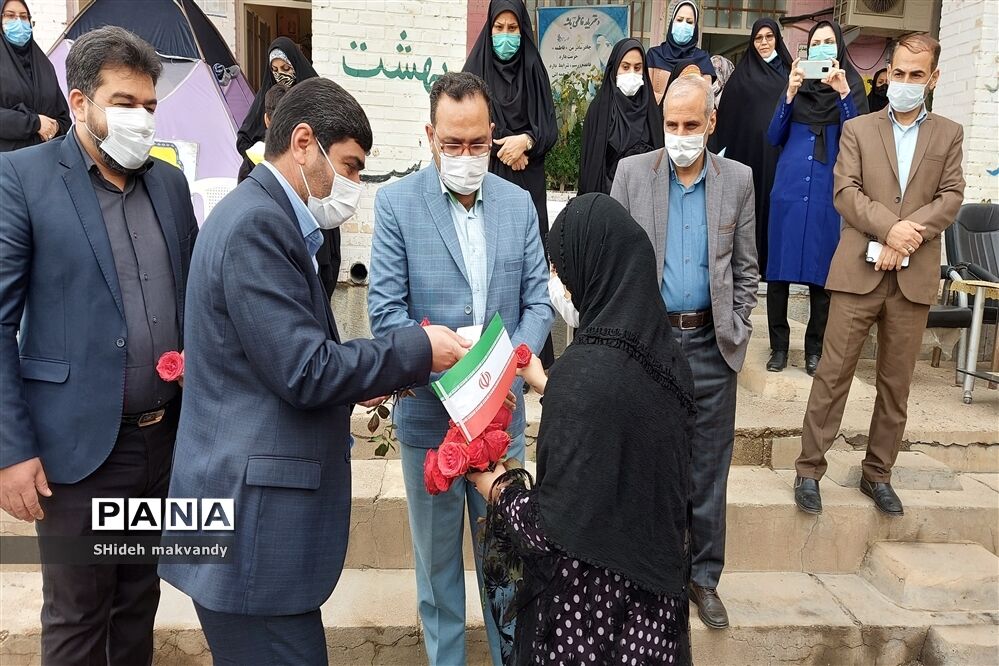 برگزاری نمایشگاه حجاب وعفاف  وهنرهای دستی درهنرستان طوبی شهرستان حمیدیه
