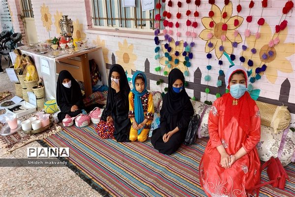 برگزاری نمایشگاه حجاب وعفاف  وهنرهای دستی درهنرستان طوبی شهرستان حمیدیه