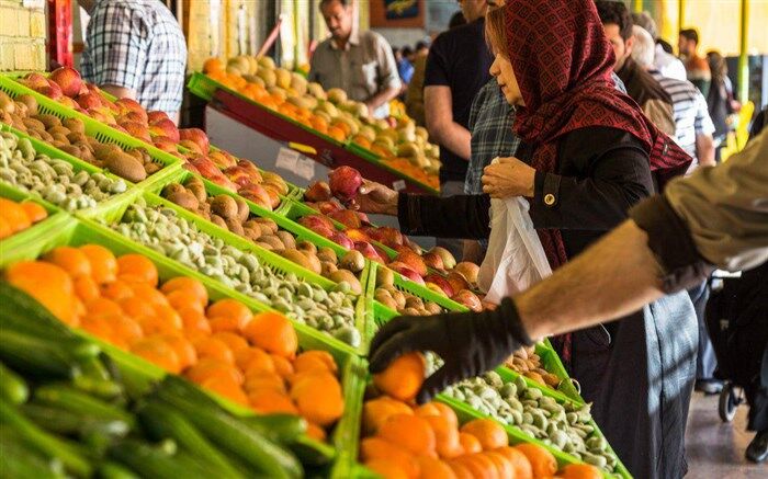 گرانی برخی محصولات گلخانه‌ای ارتباطی به قطعی برق ندارد