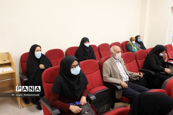 مراسم رونمایی از کتاب هزار نگار در بوشهر