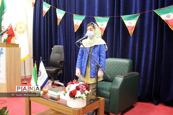 مراسم رونمایی از کتاب هزار نگار در بوشهر