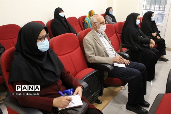 مراسم رونمایی از کتاب هزار نگار در بوشهر