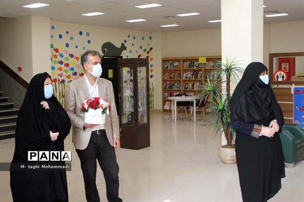 مراسم رونمایی از کتاب هزار نگار در بوشهر