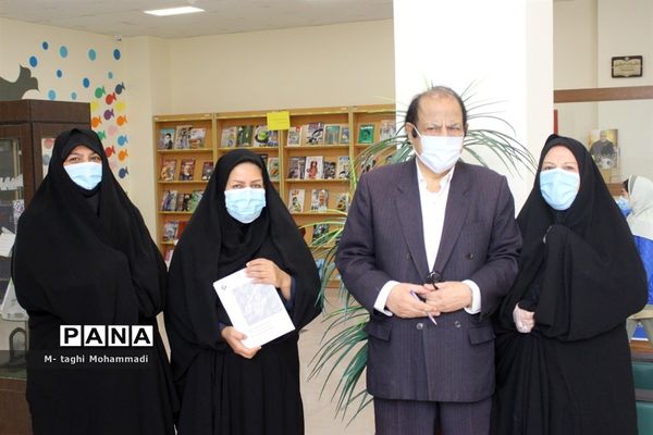 مراسم رونمایی از کتاب هزار نگار در بوشهر