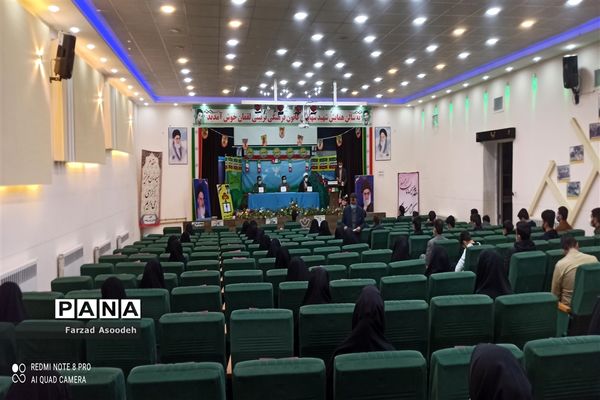 برگزاری همایش گفتمان انقلاب در کاشمر