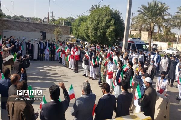رژه موتورسواران و خودروها به مناسبت دهه فجر در ایرانشهر