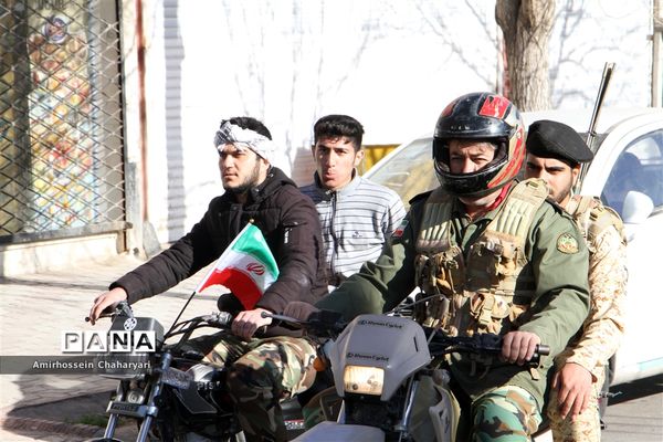 خلق حماسه‌ای ماندگار با رژه خودرویی در تایباد