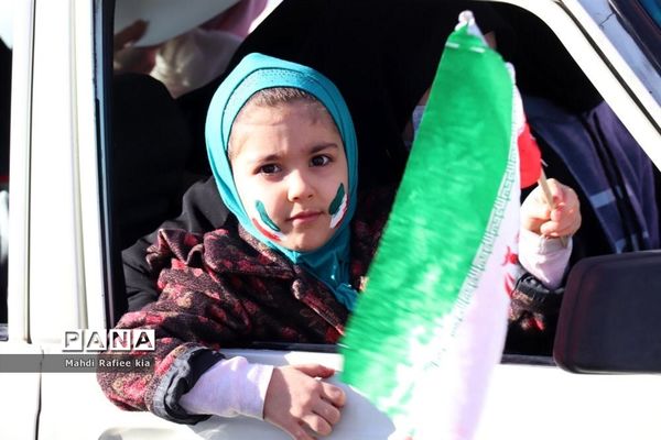 رژه خودرویی یوم الله ۲۲ بهمن در آذربایجان شرقی