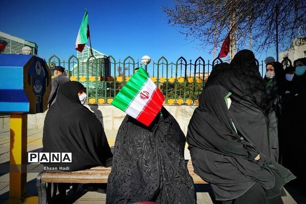 گرامیداشت متفاوت ۲۲بهمن در مشهد