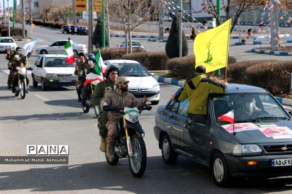 جلوه های باشکوه حضور مردم در راهپیمایی متفاوت پردیس‬